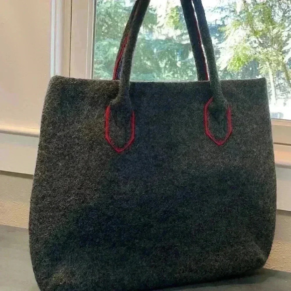 Wool Tote (Pinned Stripped Lined) - Picture 2 of 9